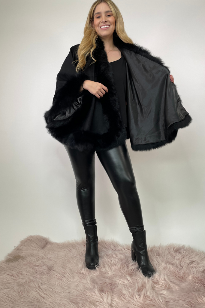 Capa FC-B101a 70cm Forrada Negra